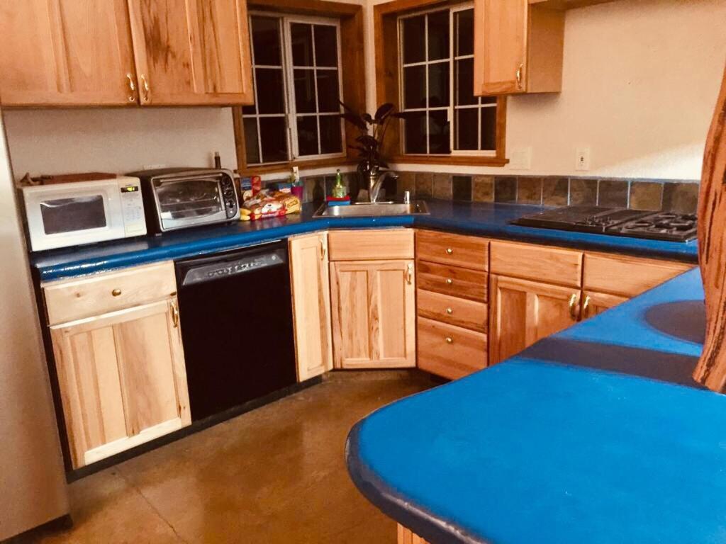 A Lovely Cabin House At Way Woods Retreat With Outdoor Hot Tub! - By Sacred Hub Mgmt Foresthill Екстериор снимка